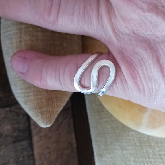 Silver Freeform Swirl Ring - Picture 5 of 11